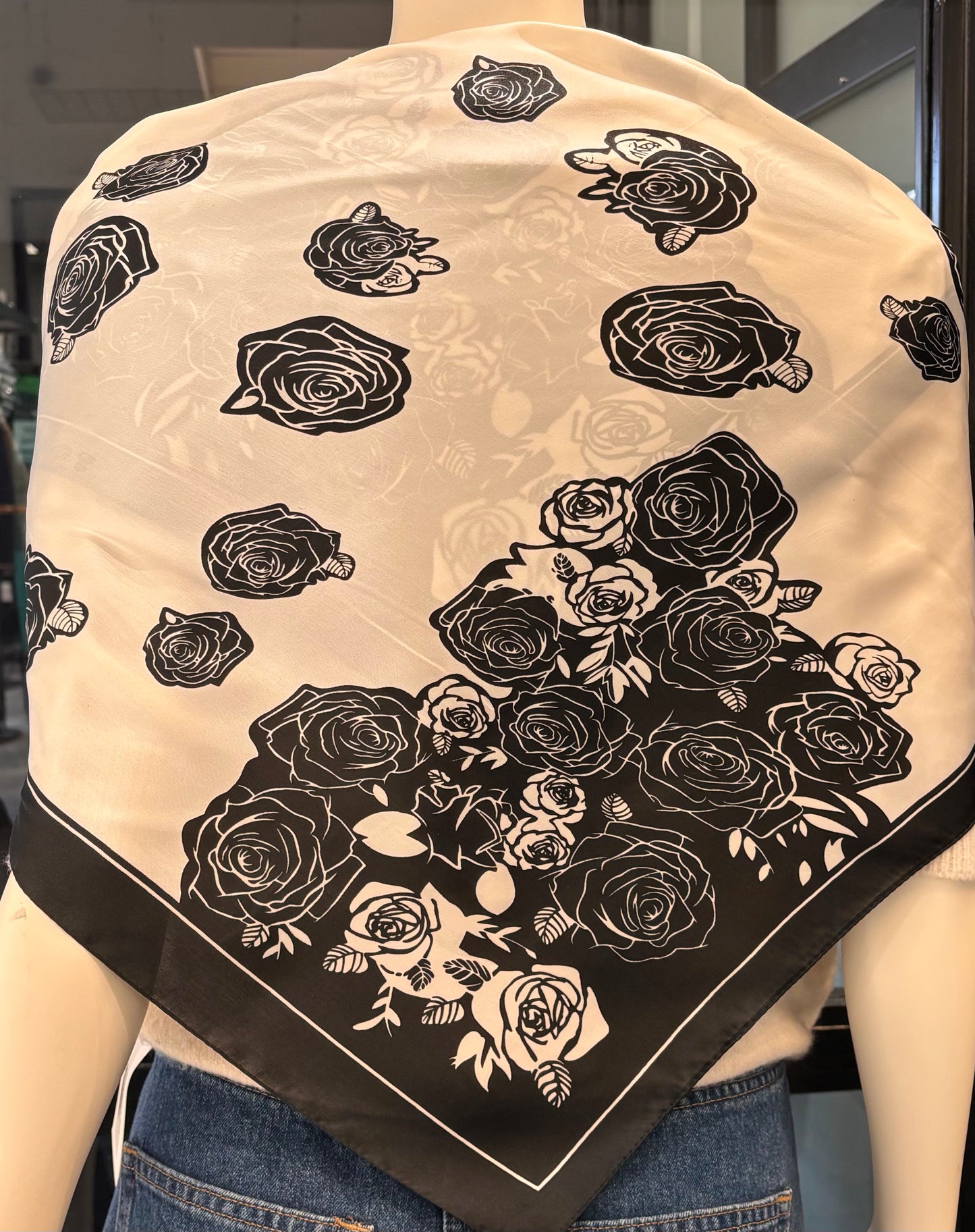Silk feeling square Scarf Black and white roses