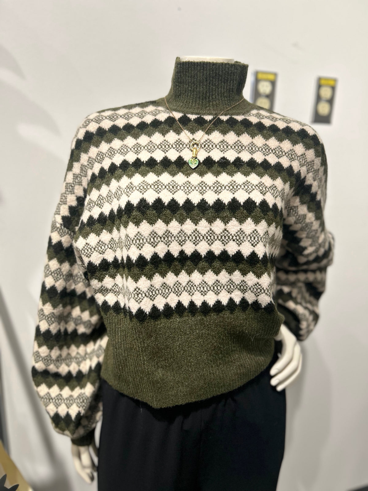 pull court sweater